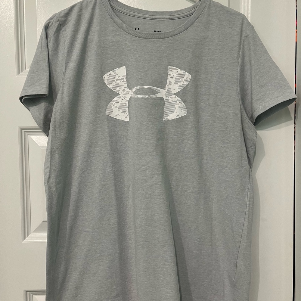 Women’s Under Armour tee